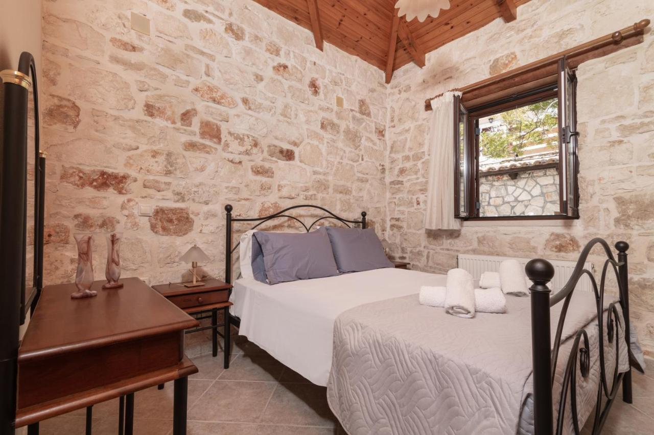 Vozas - Traditional With Great View * טרגקי
