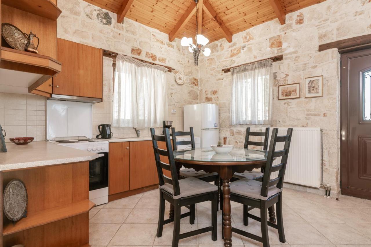 Vozas - Traditional With Great View וילה