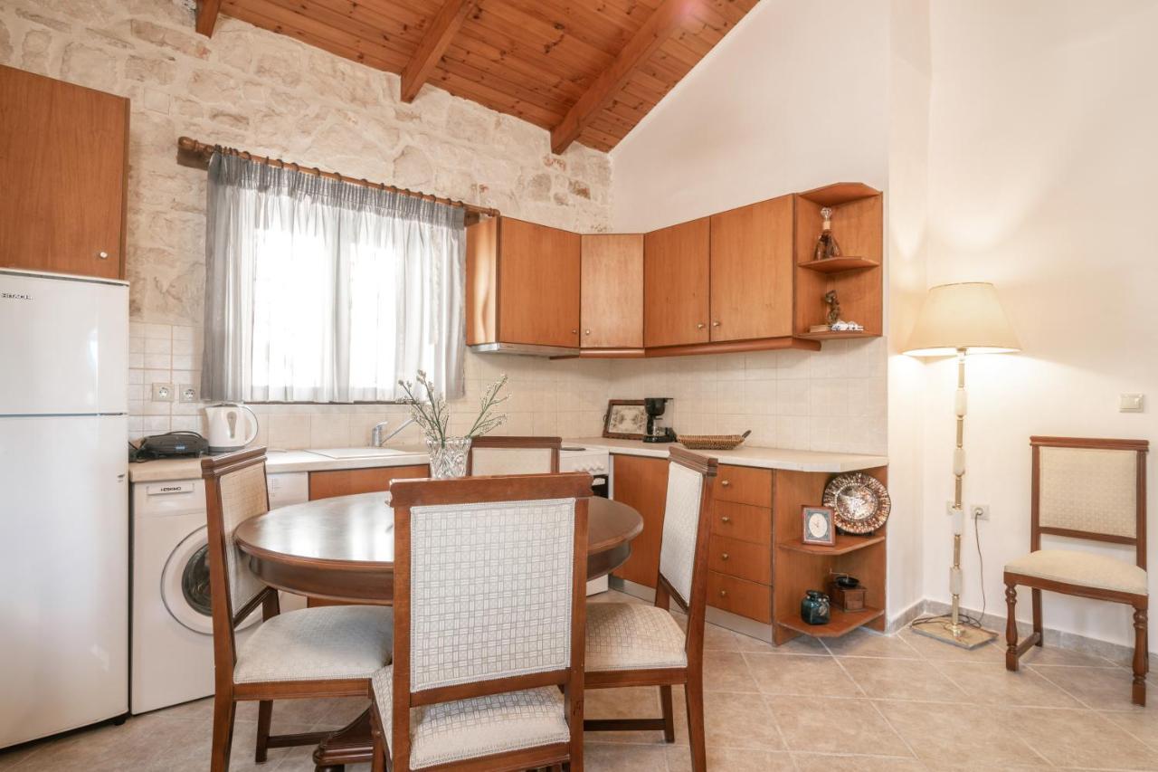 Vozas - Traditional With Great View וילה